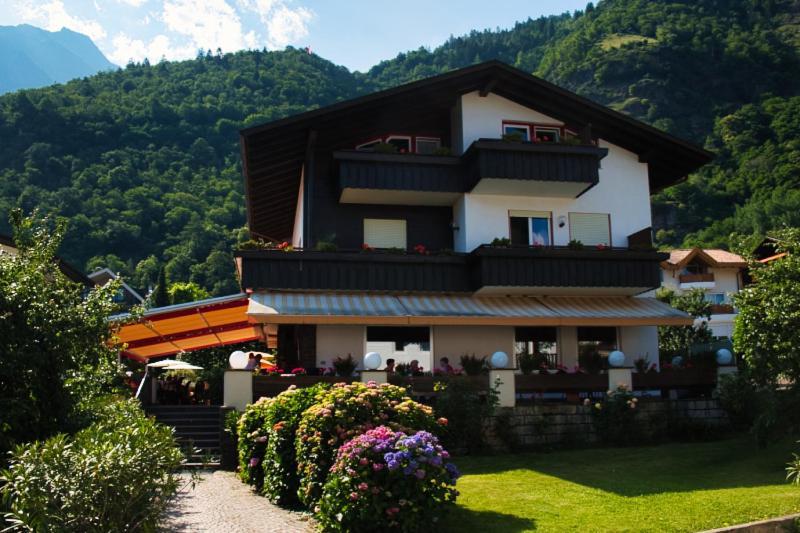 Bed and Breakfast Cafe Rudi Living Парчинес Екстер'єр фото