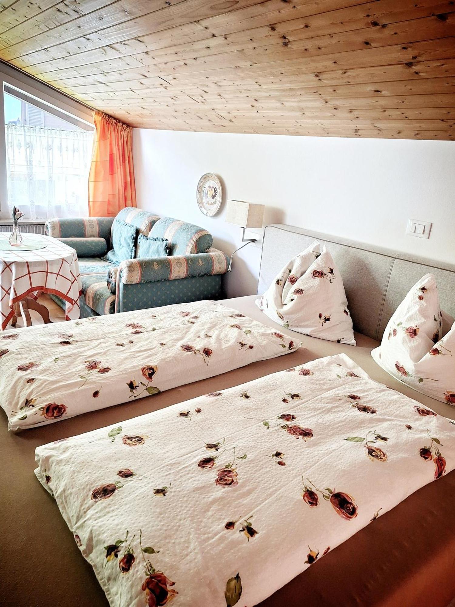 Bed and Breakfast Cafe Rudi Living Парчинес Екстер'єр фото